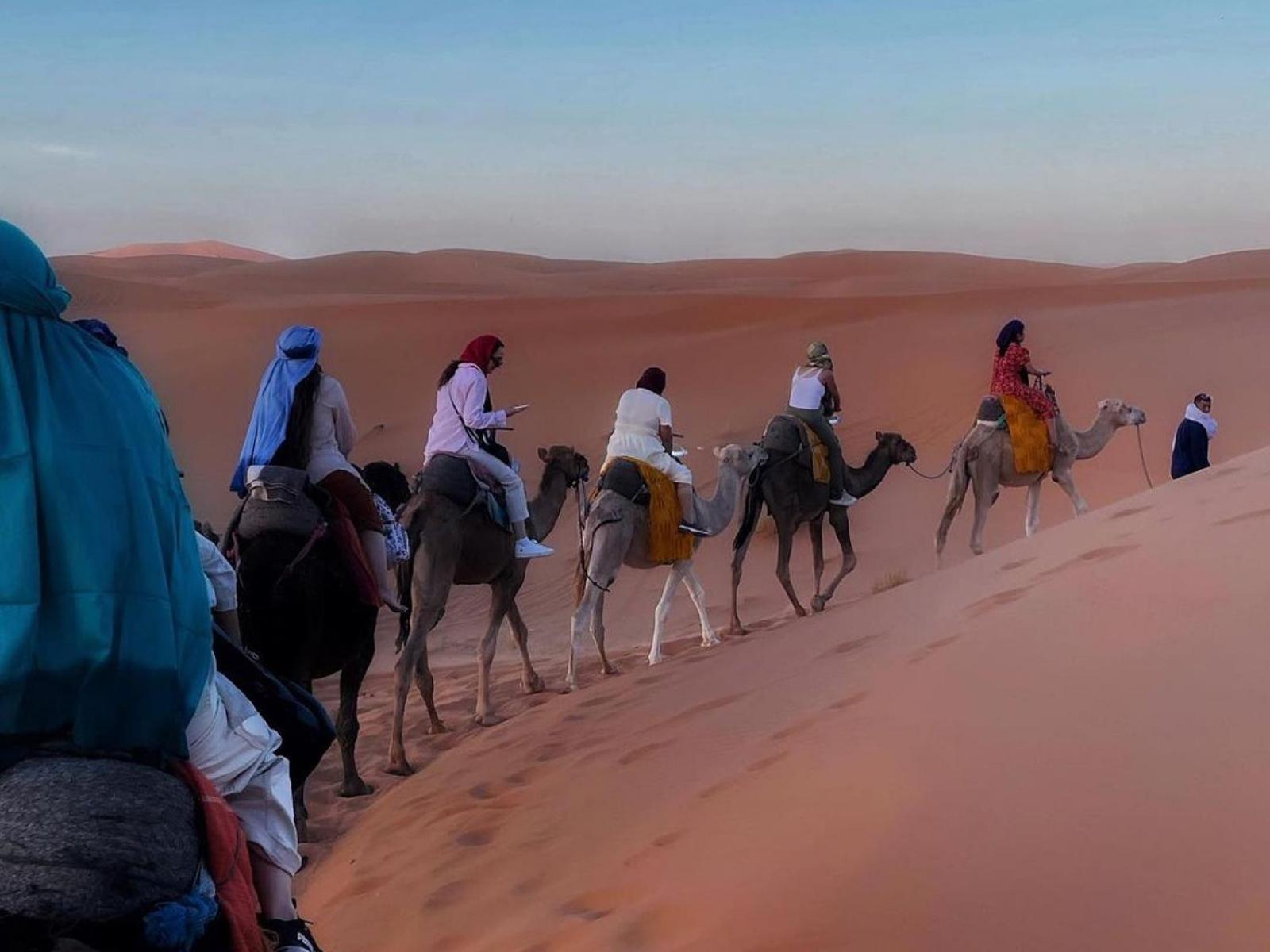 Glamping Zahra Luxury Desert Camp